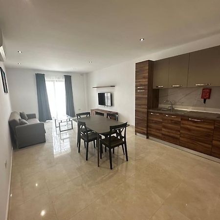 Duplex Penthouse In Gzira Sleeps 6 Apartman Kültér fotó